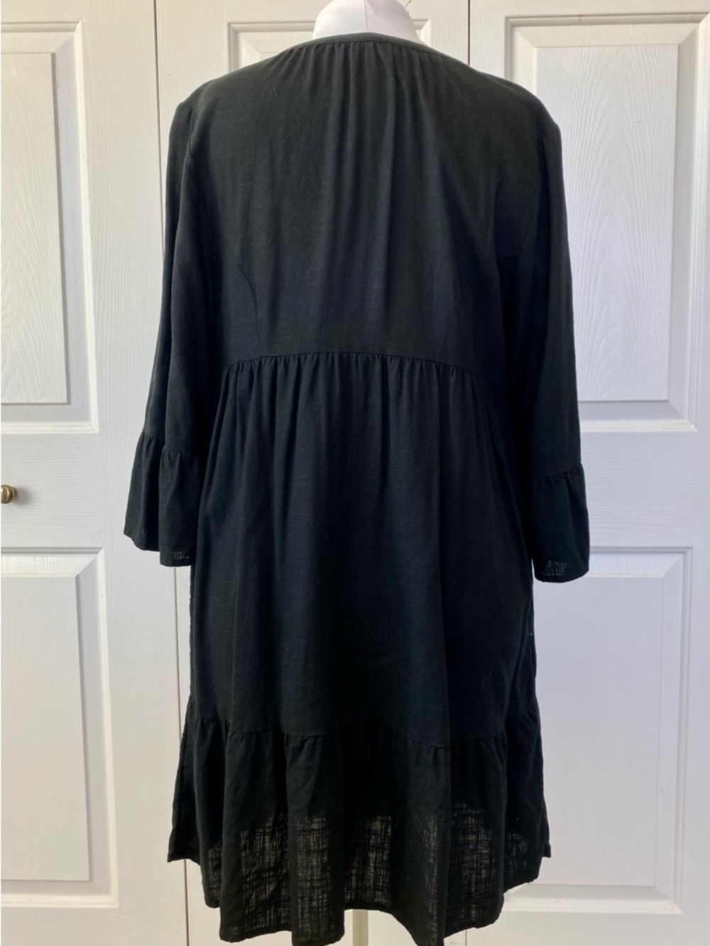 J Jill Black Jardin Notch-neck Tiered Shift Dress - Picture 4 of 7